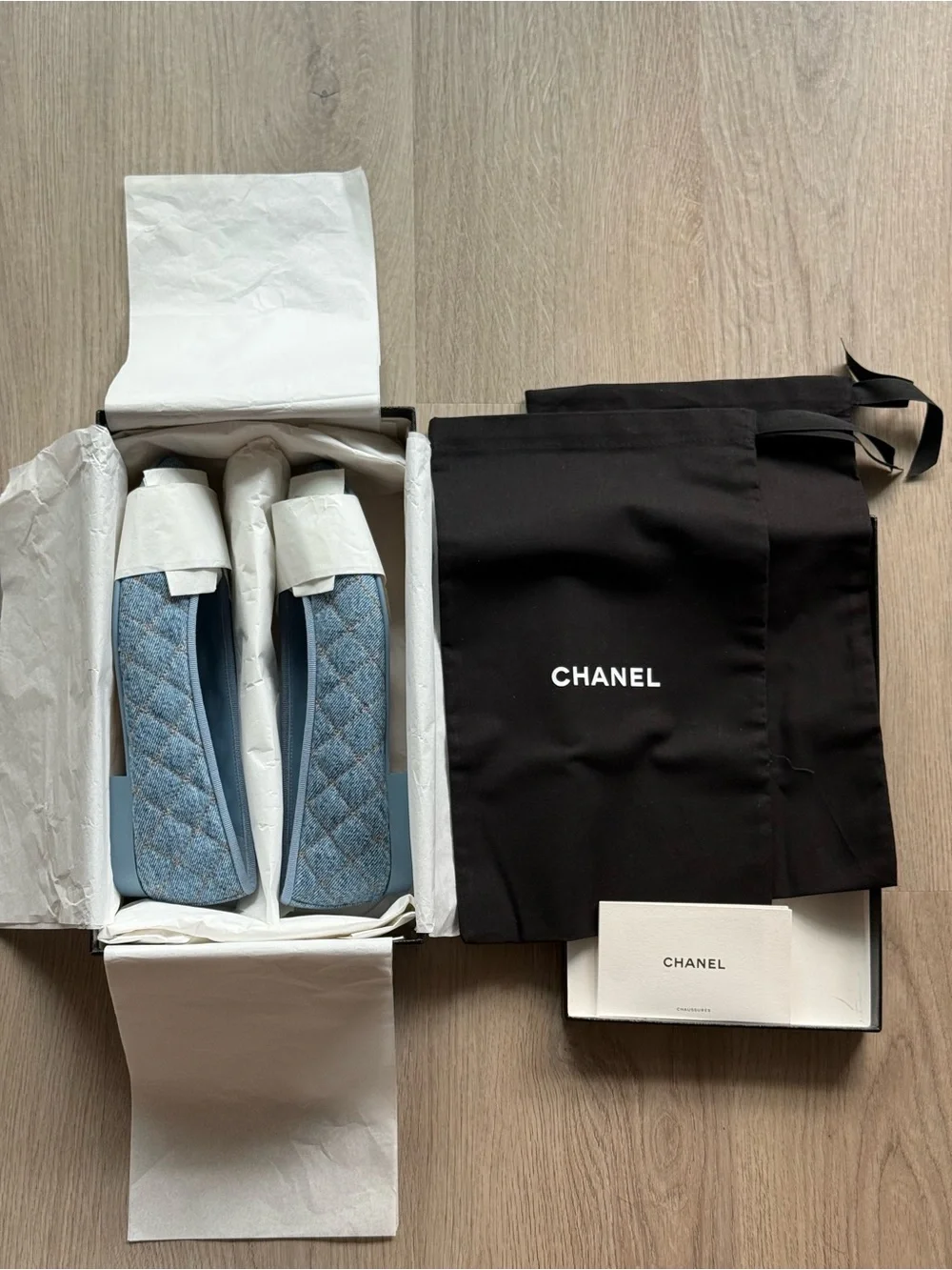 CHANEL authentic light